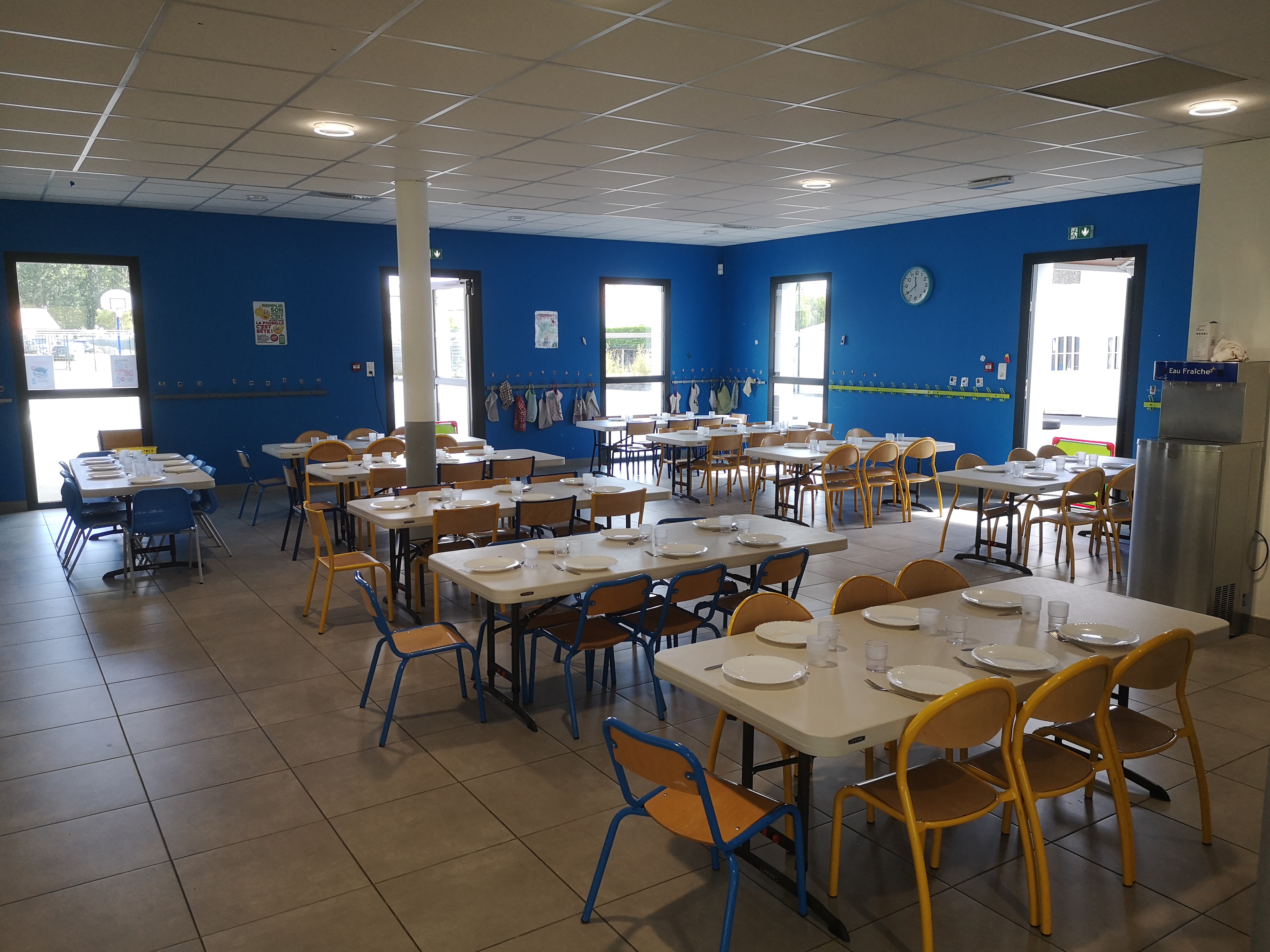 Cuisine centrale tables des petits