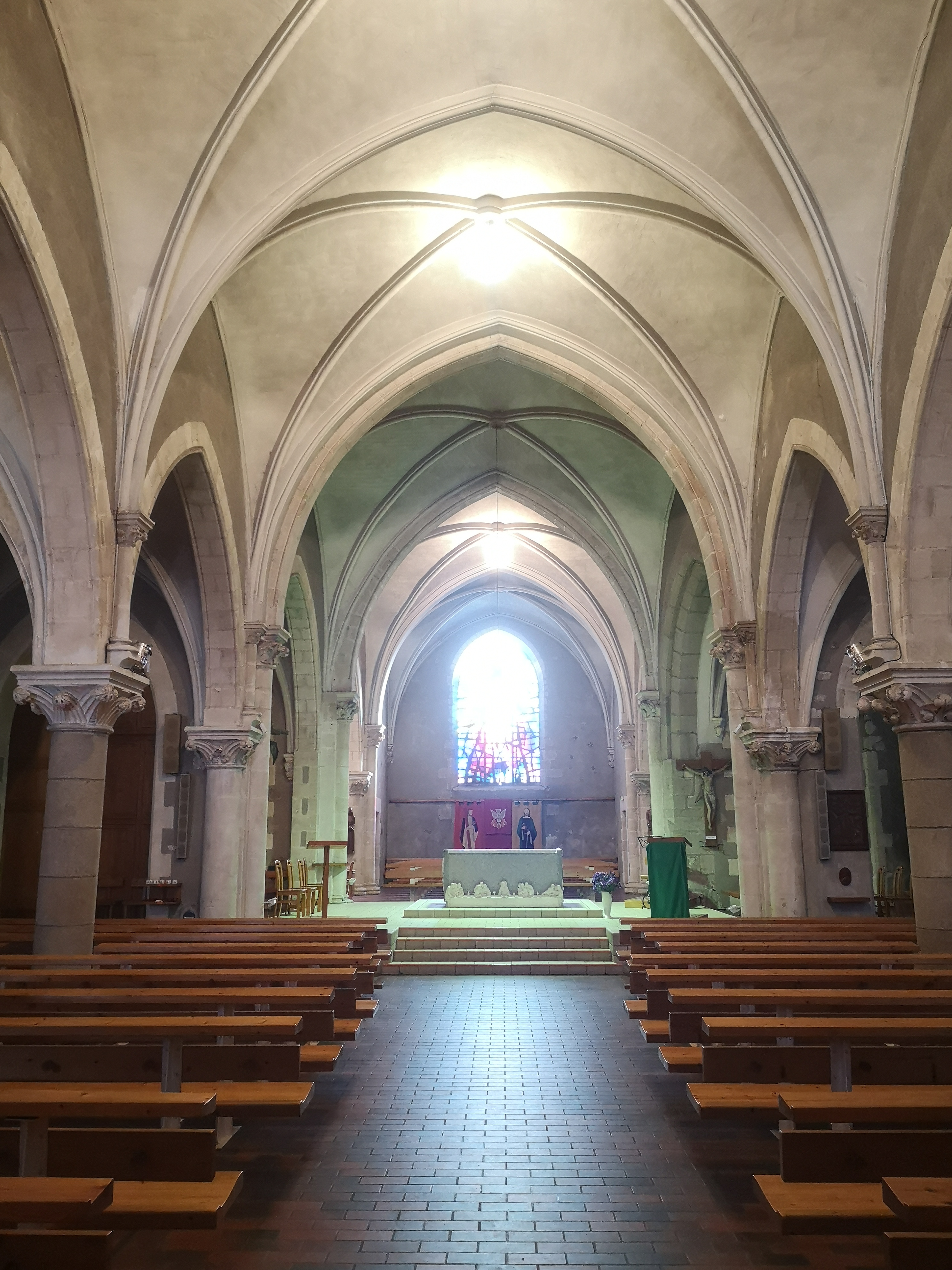 Intérieur église 1