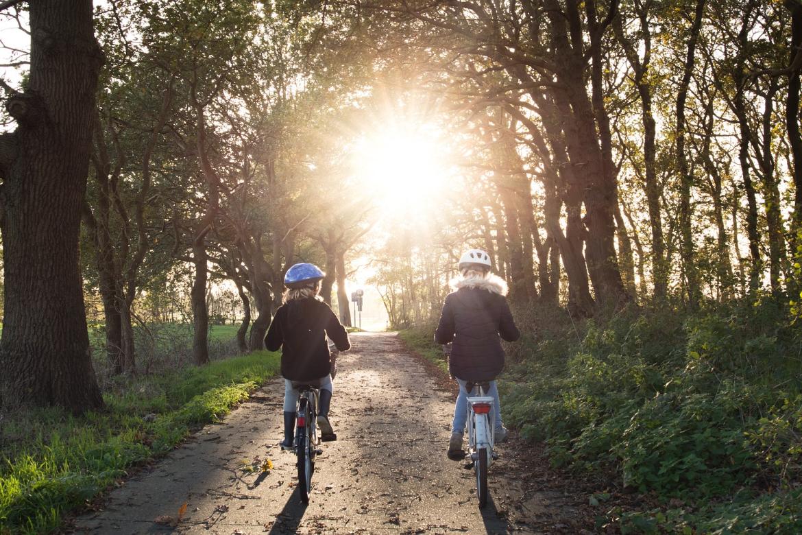 Pistes cyclables et sentiers pédestres