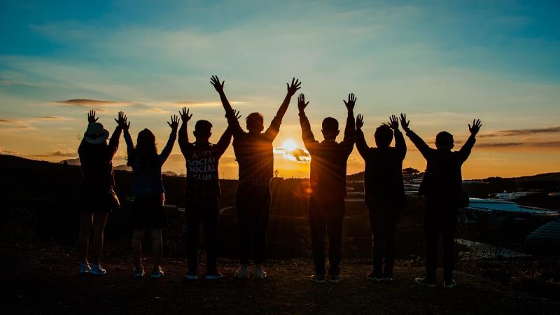 Copains coucher soleil